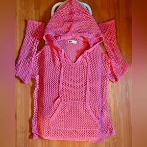 SO Women's Vibrant Pink V-Neck Sweater